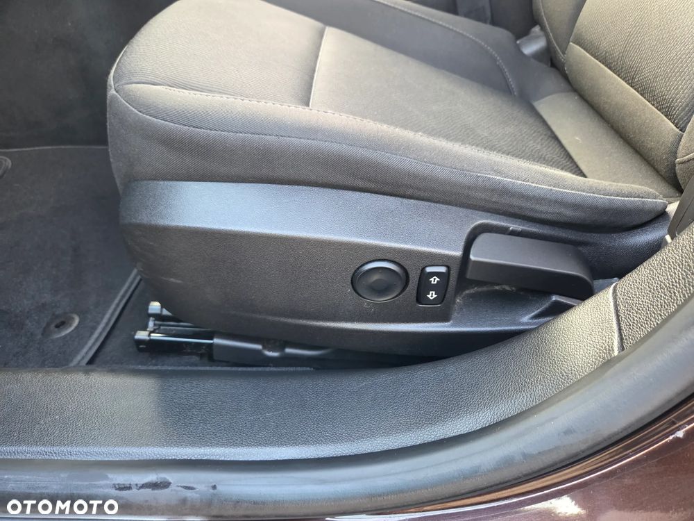 Opel Insignia 1.4 T Edition S&S - 28