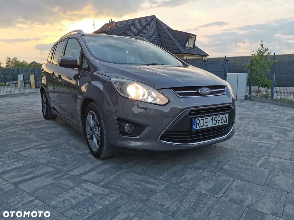 Ford Grand C-MAX - 37