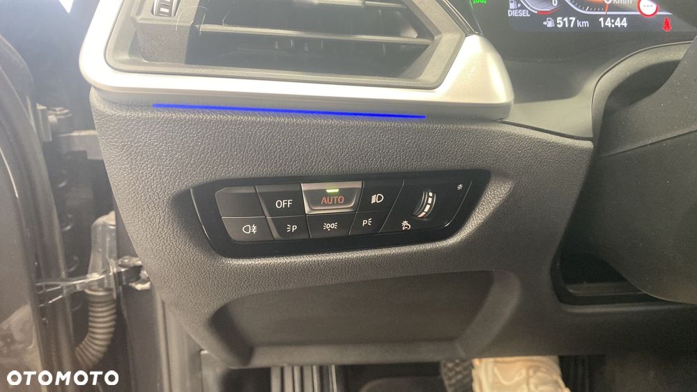 BMW Seria 3 318d Sport Line - 24