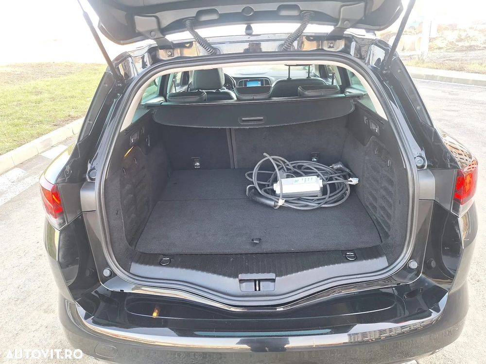 Renault Megane Grandtour E-TECH Plug-in 160 INTENS - 9