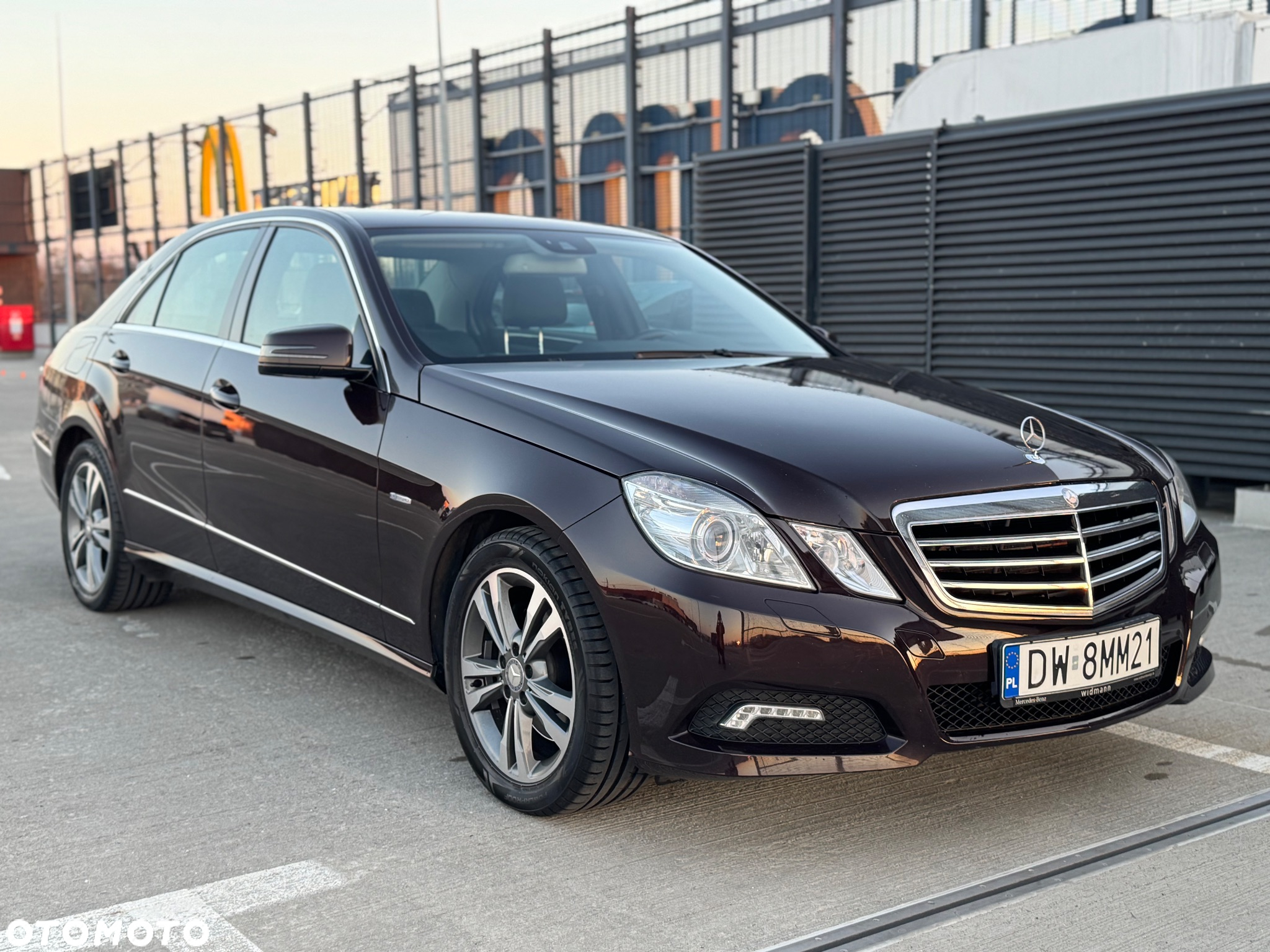 Mercedes-Benz Klasa E 350 CDI BlueEff Avantgarde - 19
