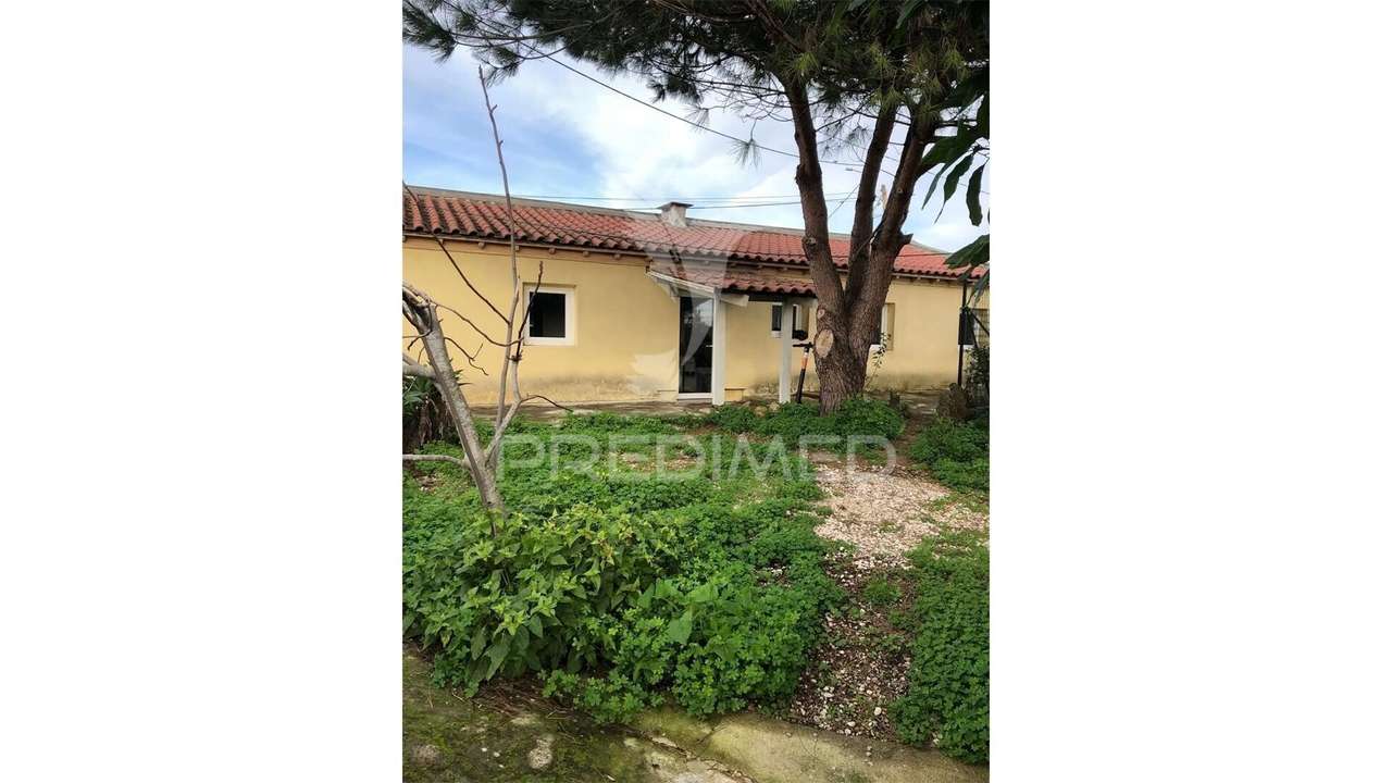 Propriedade com grande terreno em Albarraque - Grande imagem: 2/4