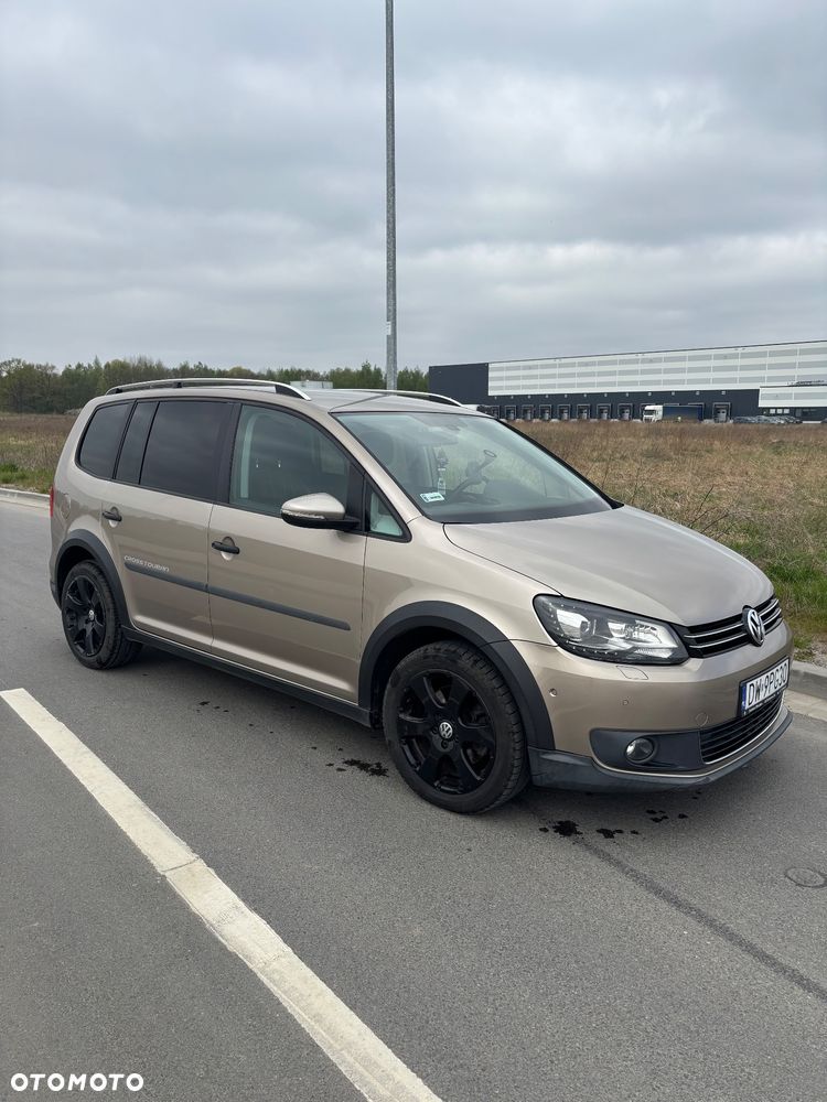 Volkswagen Touran 1.4 TSI Cross - 1