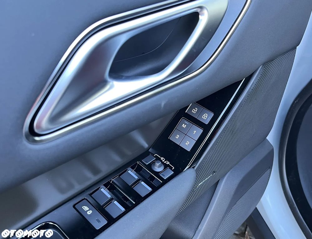 Land Rover Range Rover Velar D200 Dynamic SE - 16