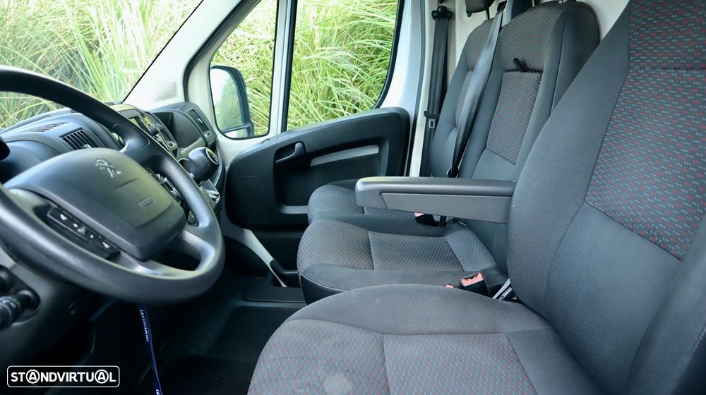 Peugeot Boxer Furgão 330 L3H2 2.2 BlueHDi 120cv - 24