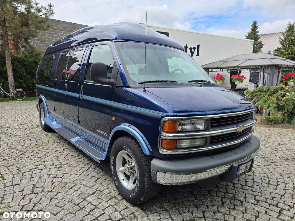Chevrolet Express - 7