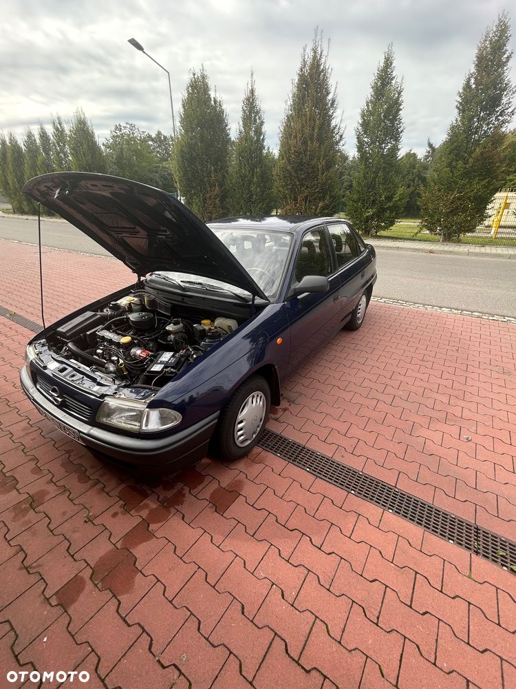 Opel Astra 1.4 GL - 40