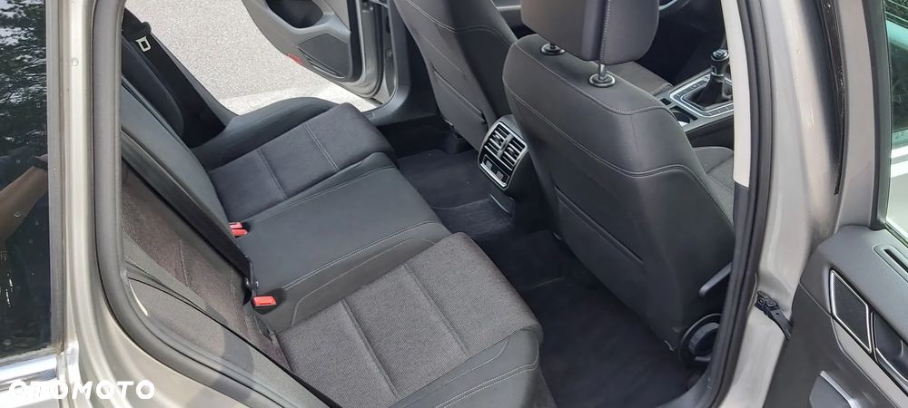 Volkswagen Passat 2.0 TDI SCR Comfortline - 9