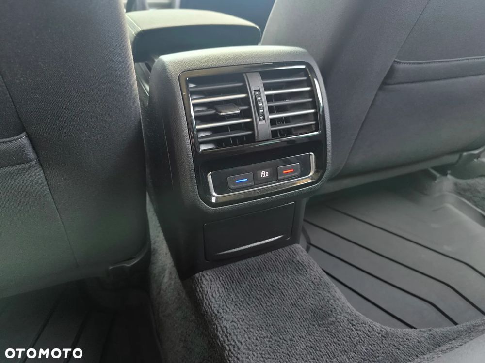 Volkswagen Passat 1.6 TDI (BlueMotion Technology) Comfortline - 19