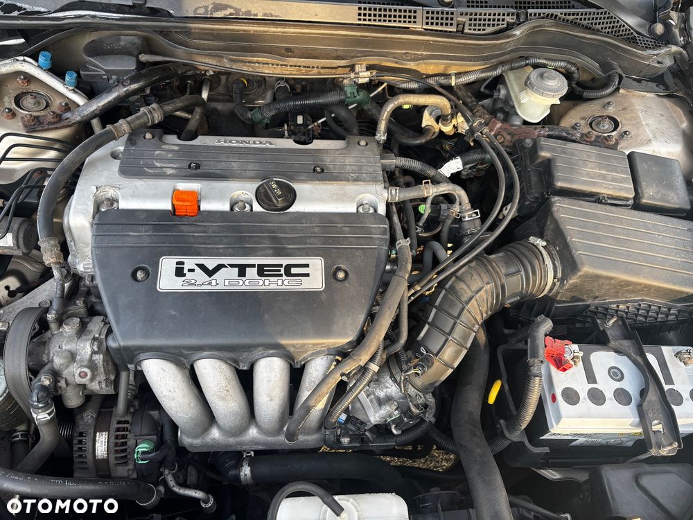 Honda Accord 2.4 LX - 13