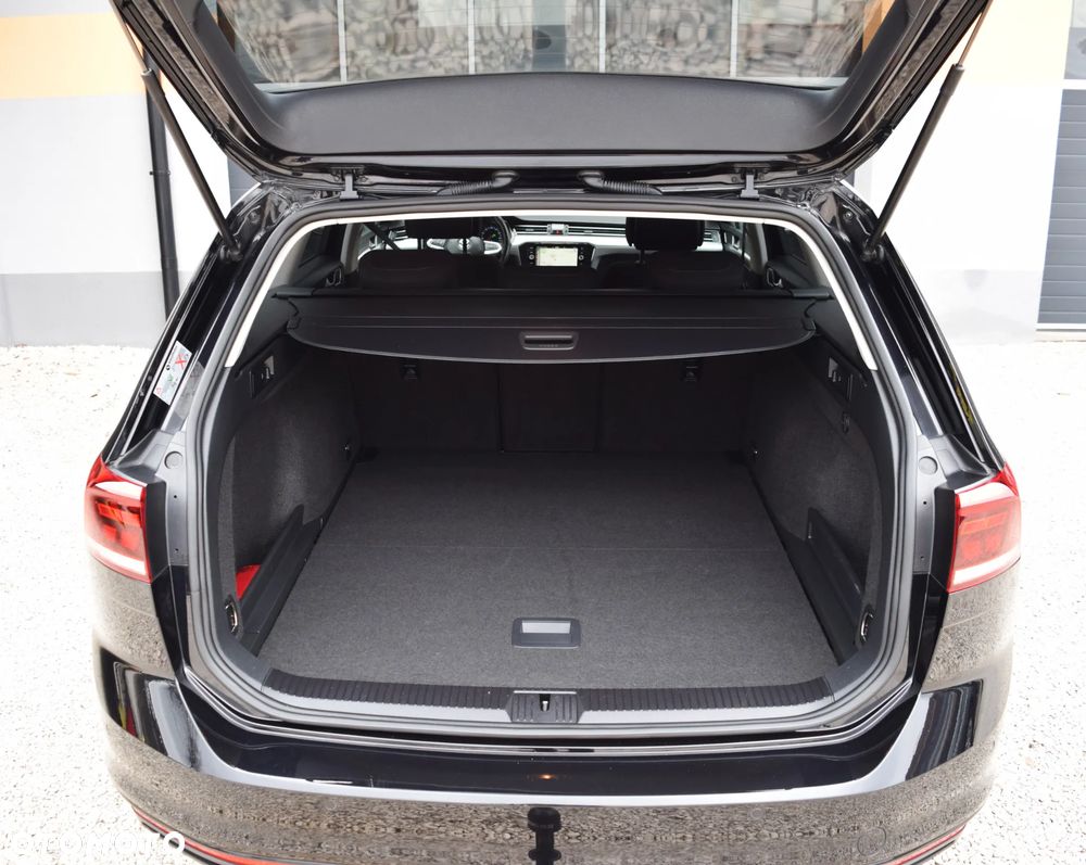 Volkswagen Passat 2.0 TDI Elegance DSG - 34