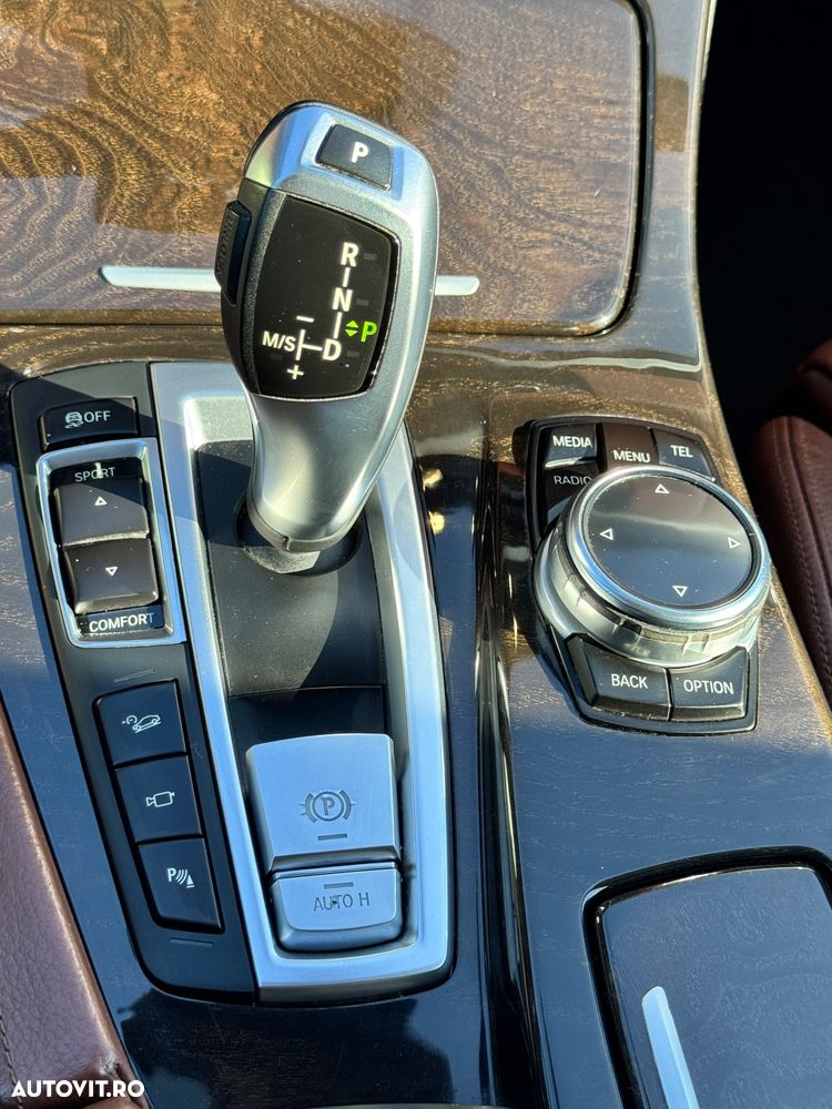 BMW Seria 5 525d xDrive AT - 19