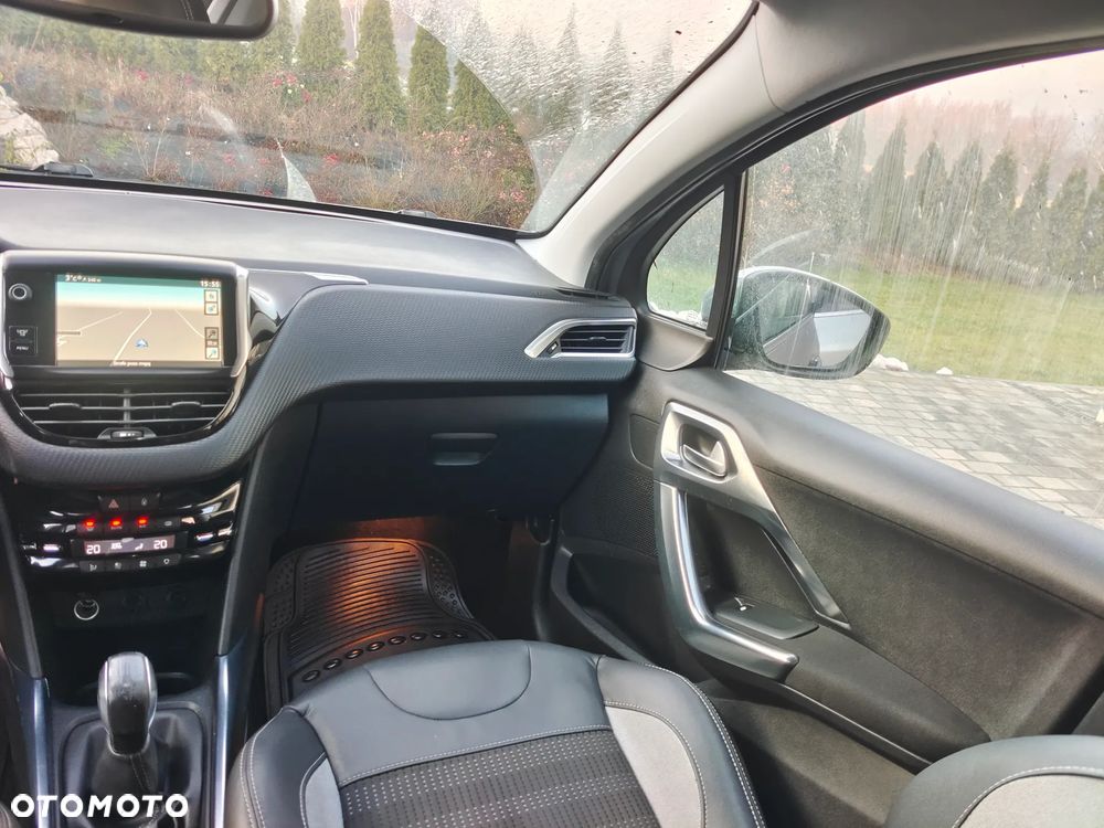 Peugeot 2008 PureTech 82 Allure - 21