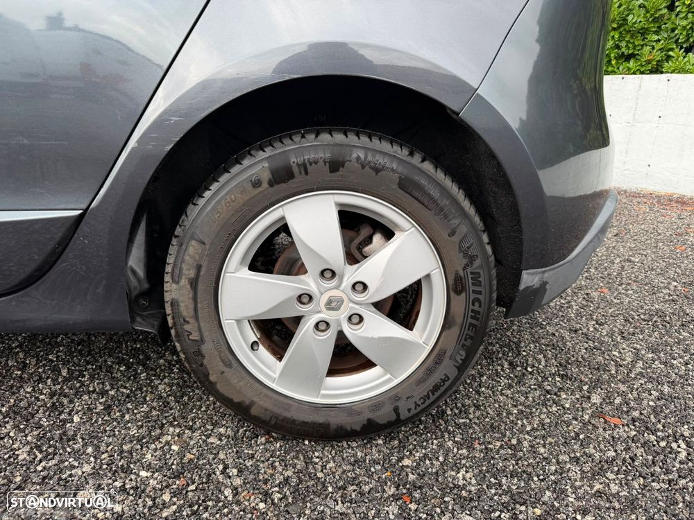 Renault Scénic 1.9 dCi FAP Dynamique - 10
