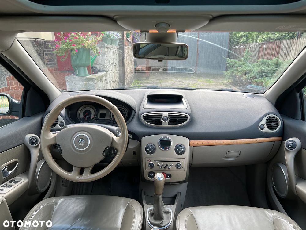 Renault Clio - 19