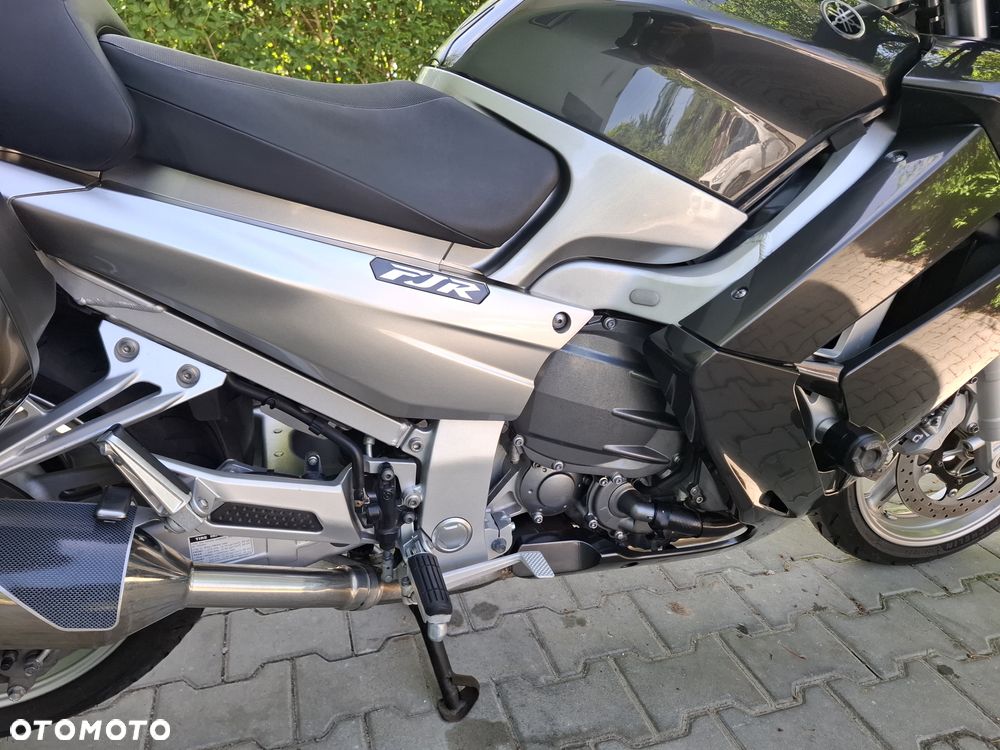 Yamaha FJR - 21