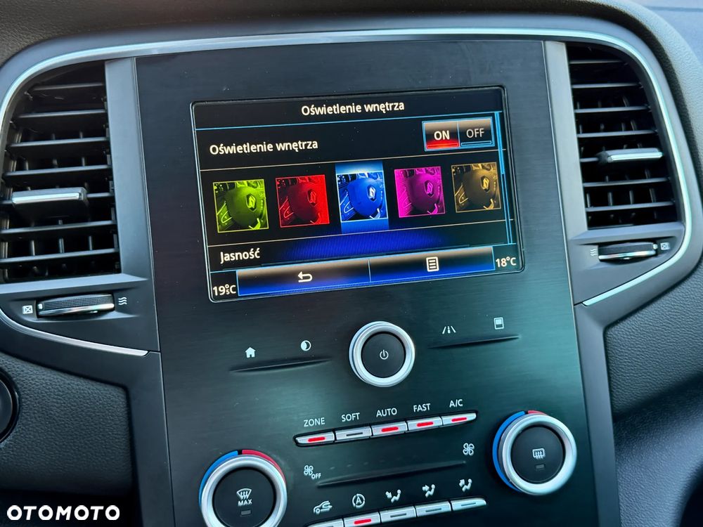 Renault Megane ENERGY TCe 130 EDC BOSE EDITION - 14