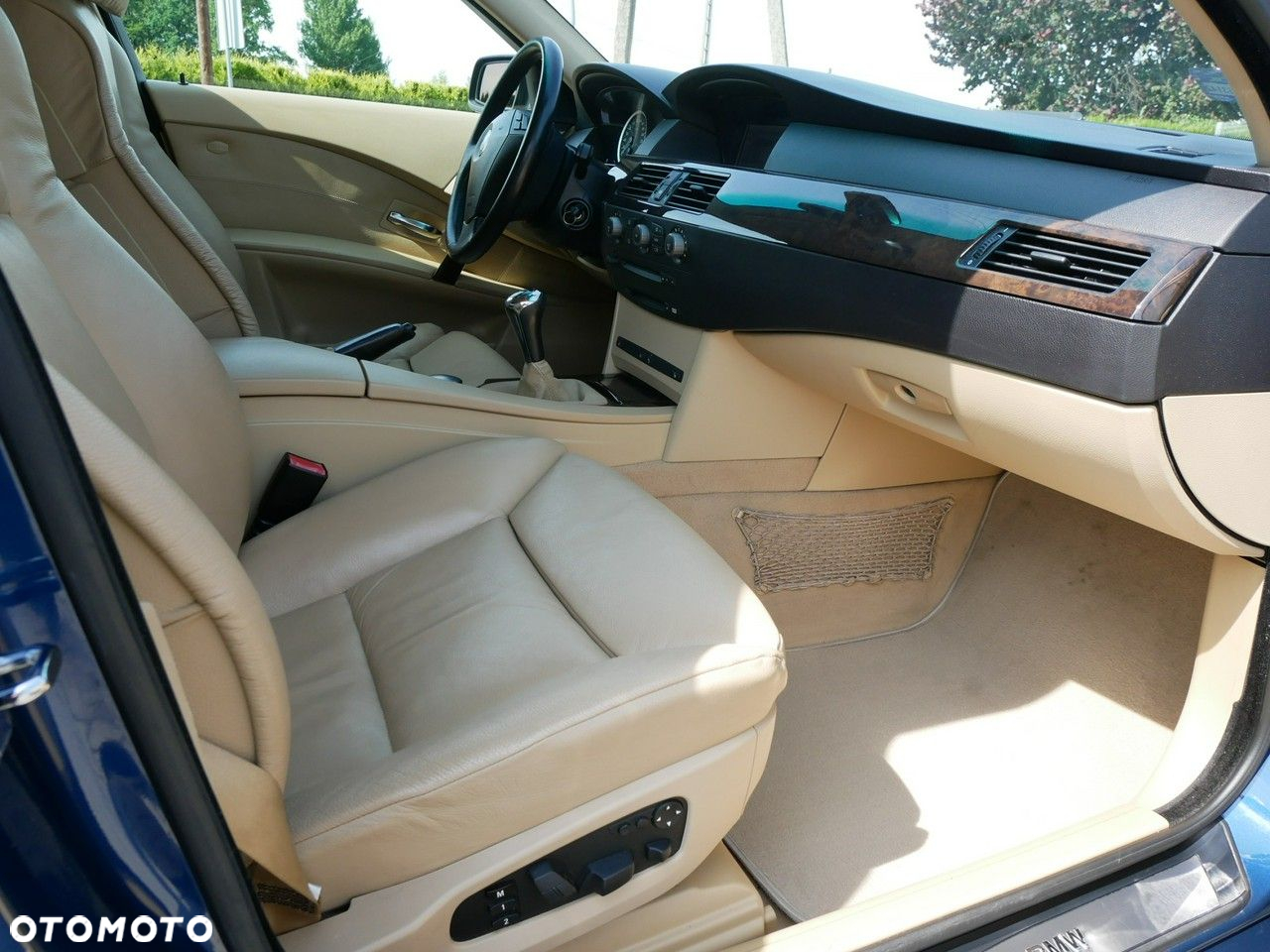 BMW Seria 5 525i - 24