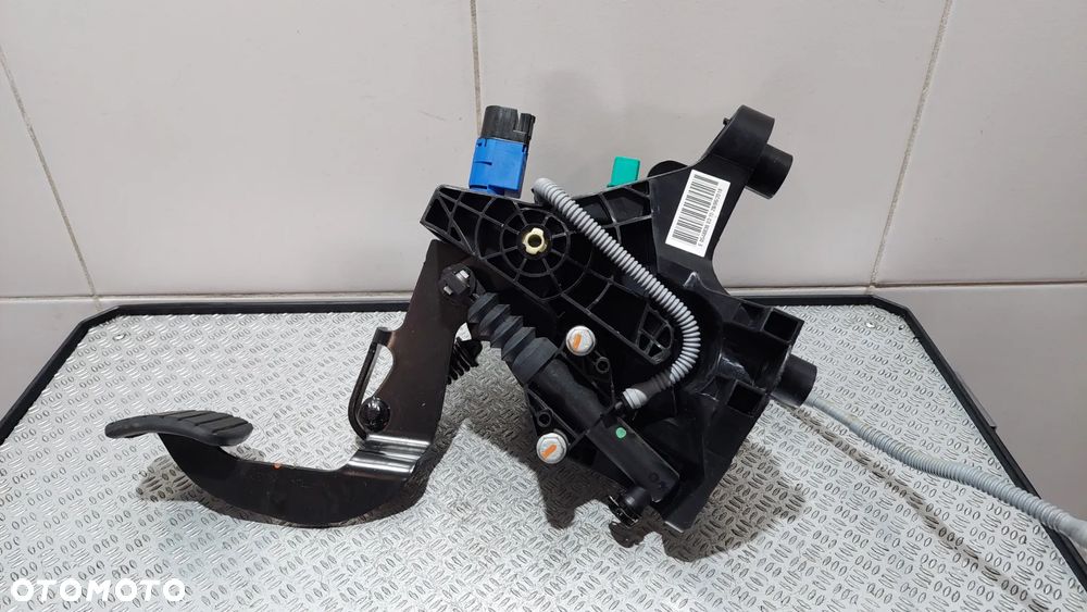 PEDAŁ SPRZĘGŁA RENAULT TRAFIC III R2018 NR 465033911R - 3