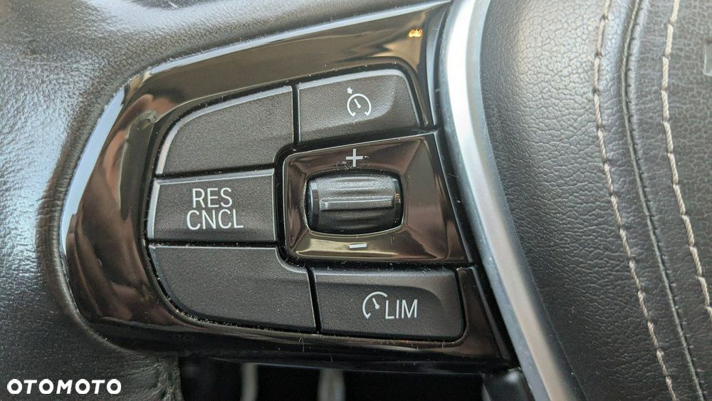 BMW Seria 5 520d Luxury Line sport - 34