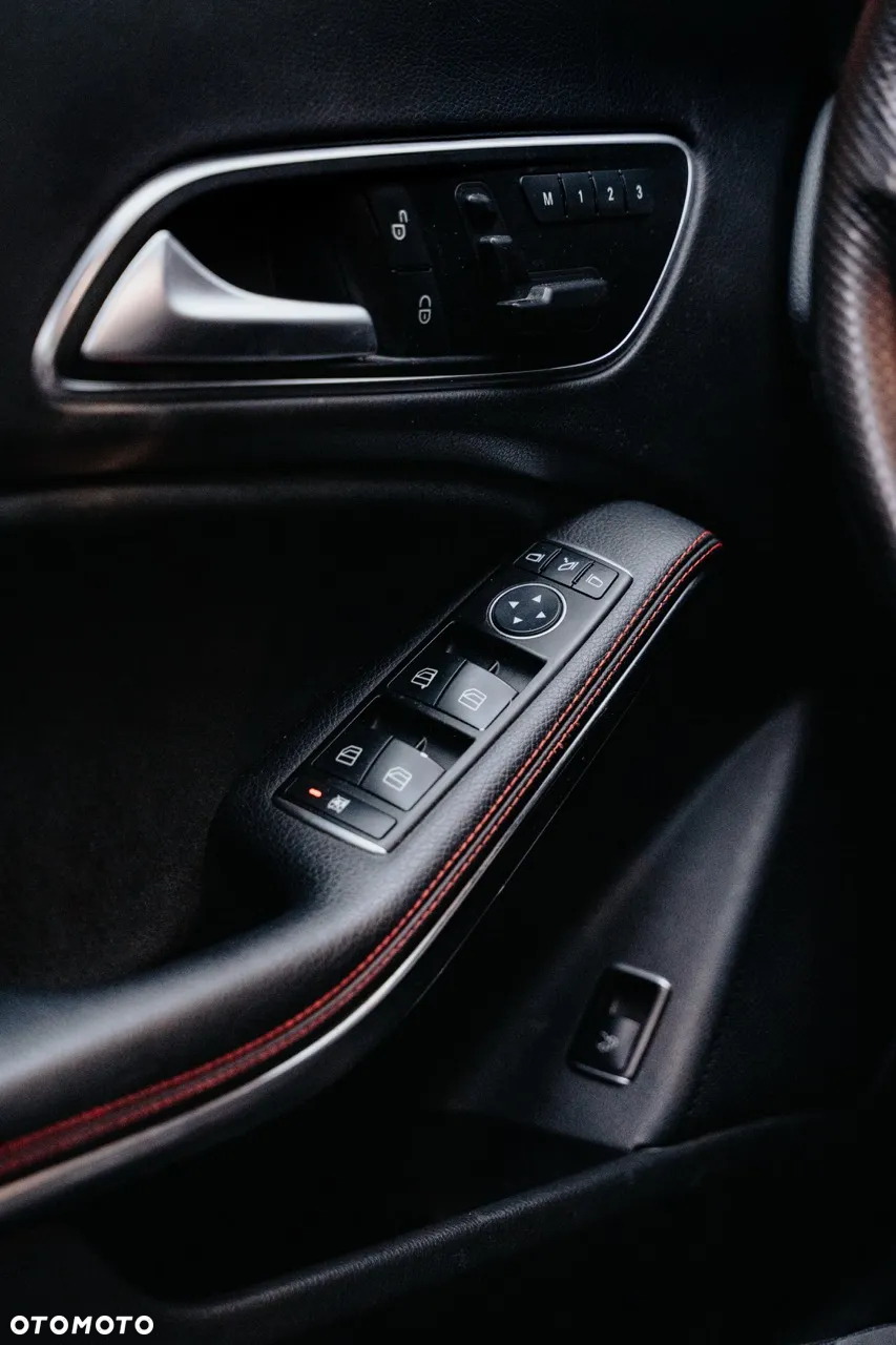 Mercedes-Benz CLA 45 AMG 4-Matic - 31