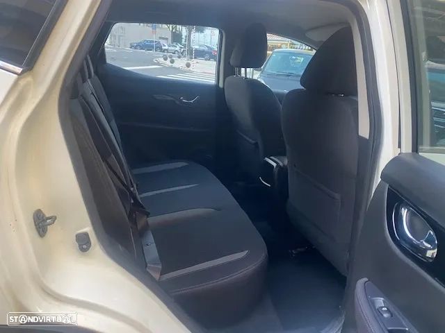 Nissan Qashqai 1.3 DIG-T N-Connecta J18 - 15