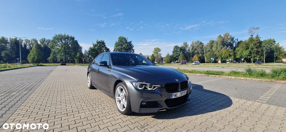 BMW Seria 3 330i xDrive - 4