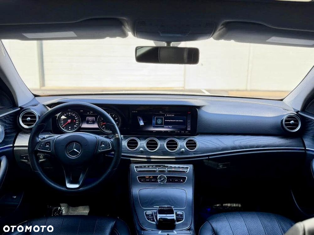 Mercedes-Benz Klasa E 300 9G-TRONIC - 21