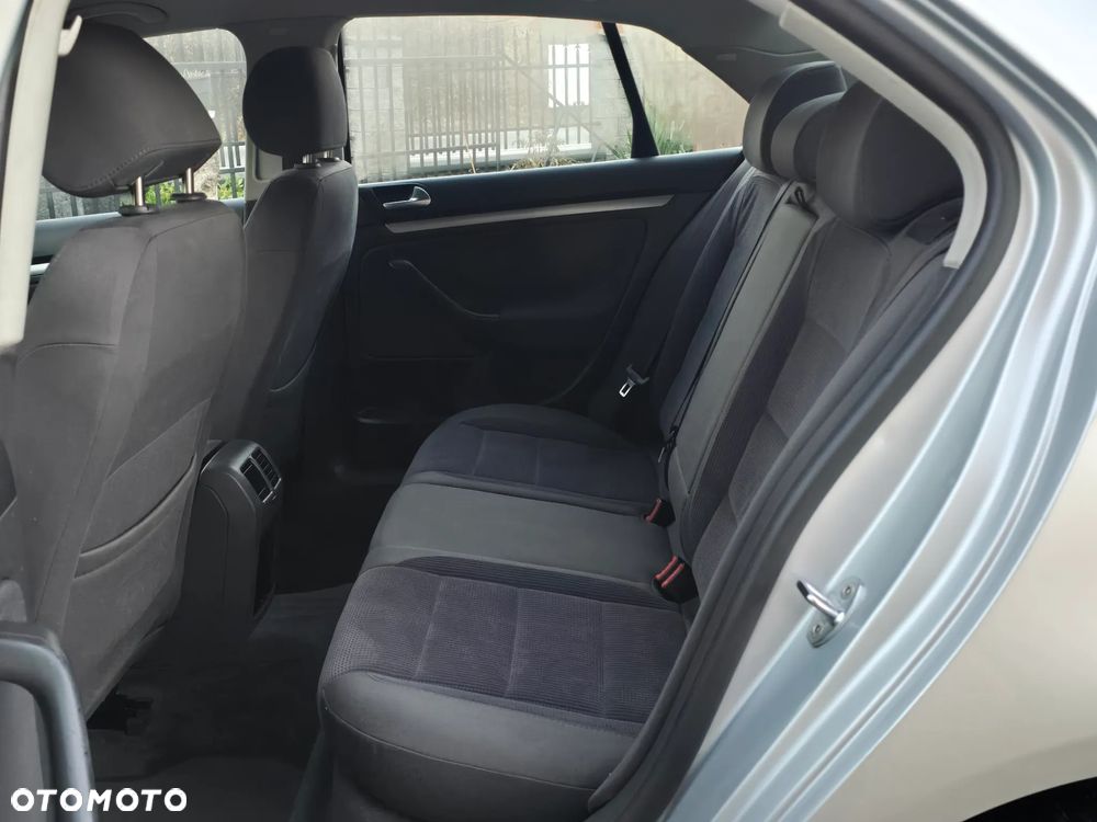 Volkswagen Jetta 1.6 United - 20