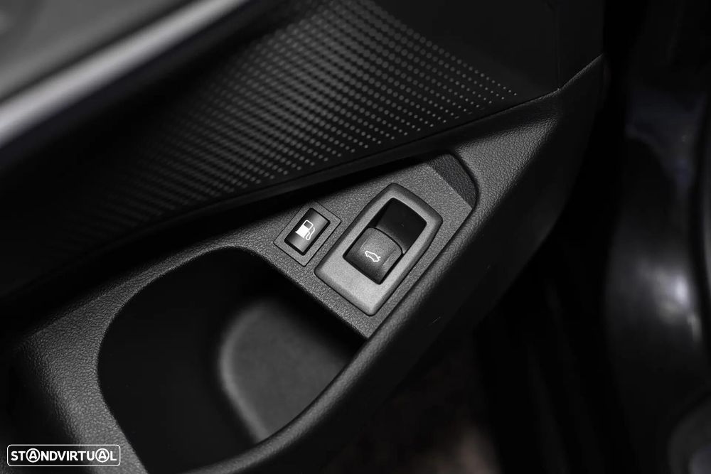 BMW 320 e Pack M Auto - 44