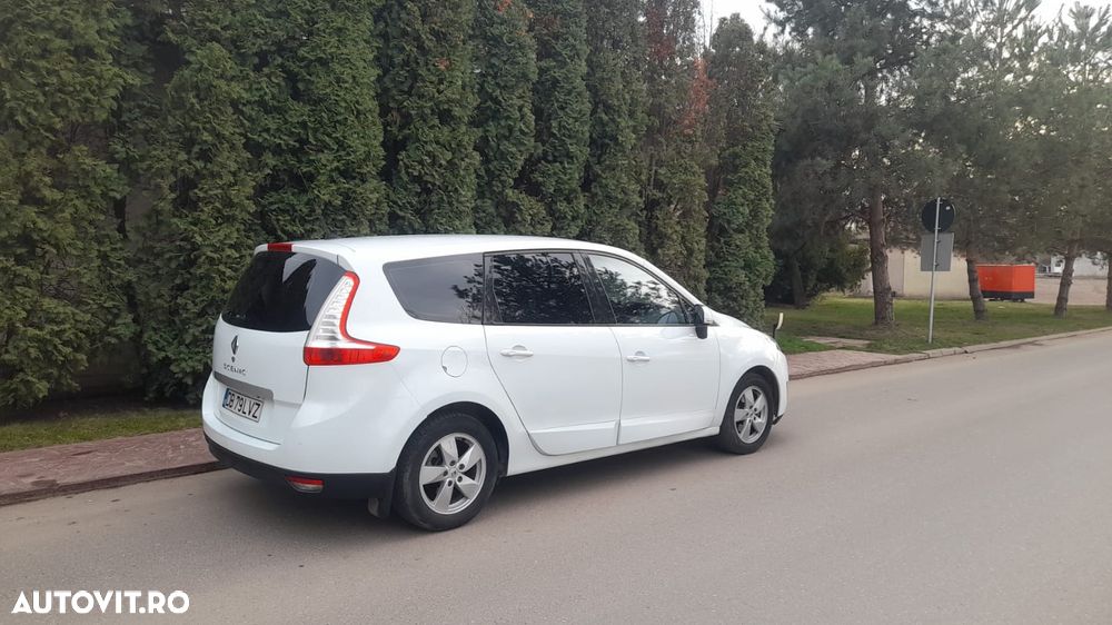 Renault Grand Scenic - 1