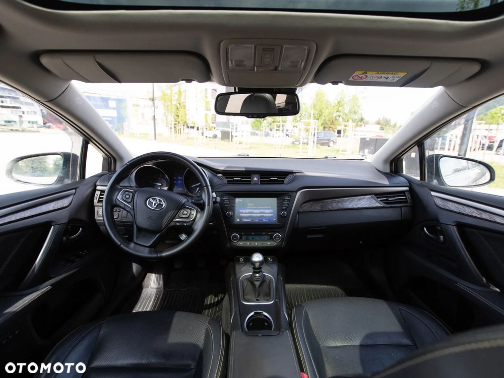 Toyota Avensis 2.0 D-4D Premium - 23