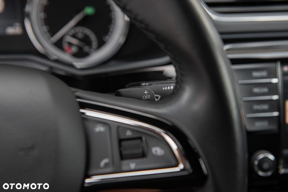 Skoda Superb 2.0 TSI 4x4 L&K DSG - 25