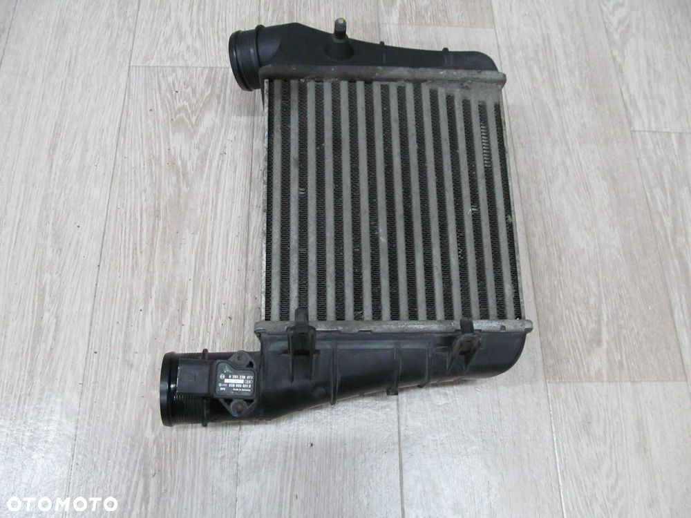AUDI A4 B7 TFSI CHLODNICA INTERCOOLER 8E0145805AA LEWY 04-07 - 1