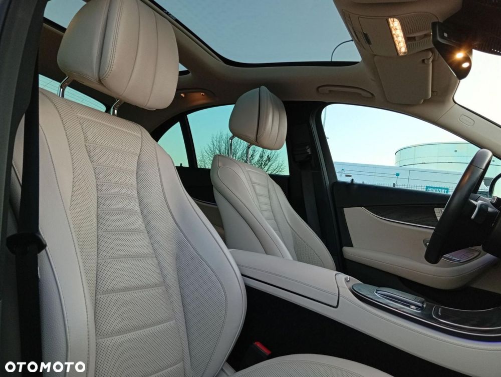 Mercedes-Benz Klasa E - 22