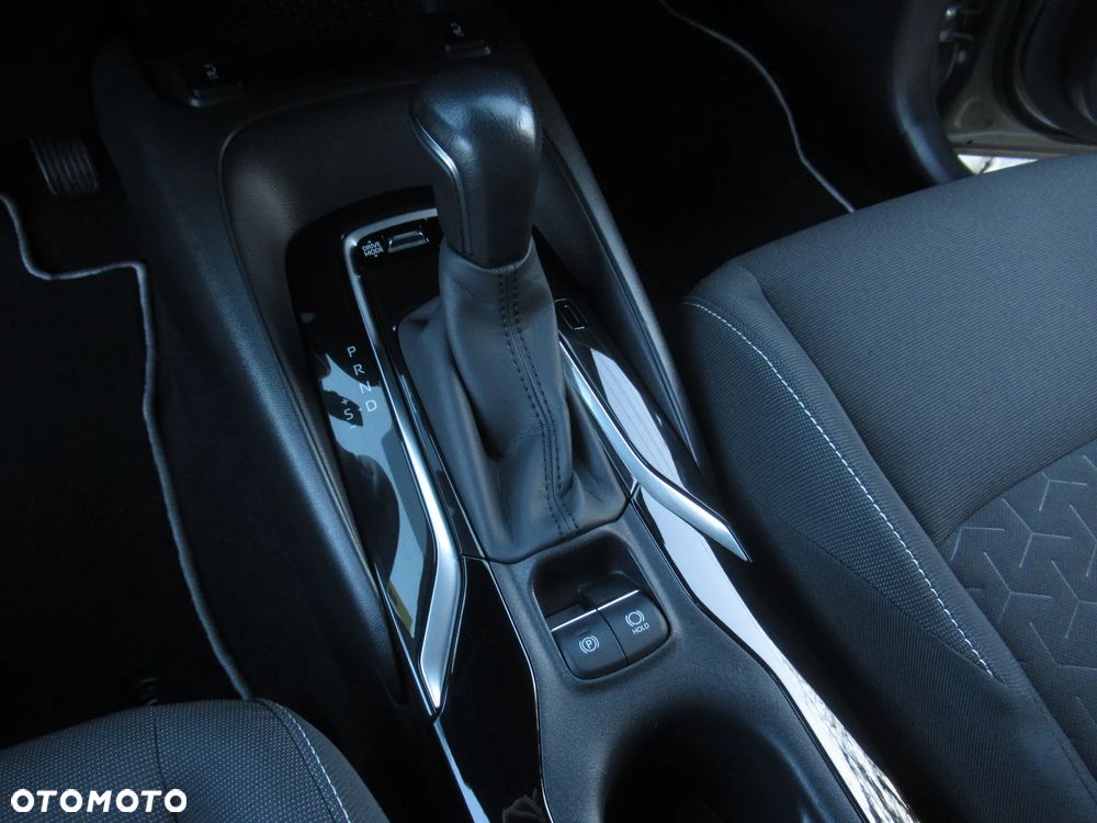 Toyota Corolla 2.0 Hybrid Comfort - 17