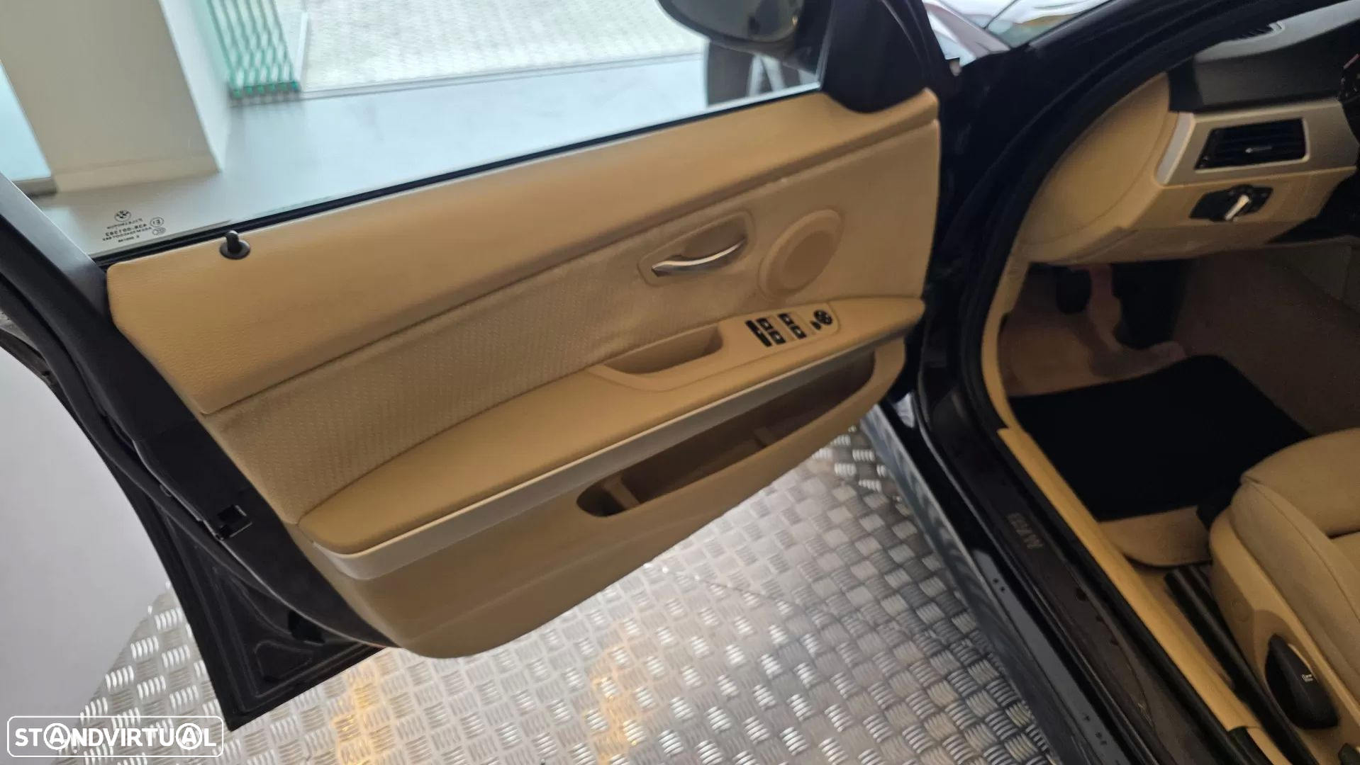 BMW 318 d Touring Navigation Sport - 29