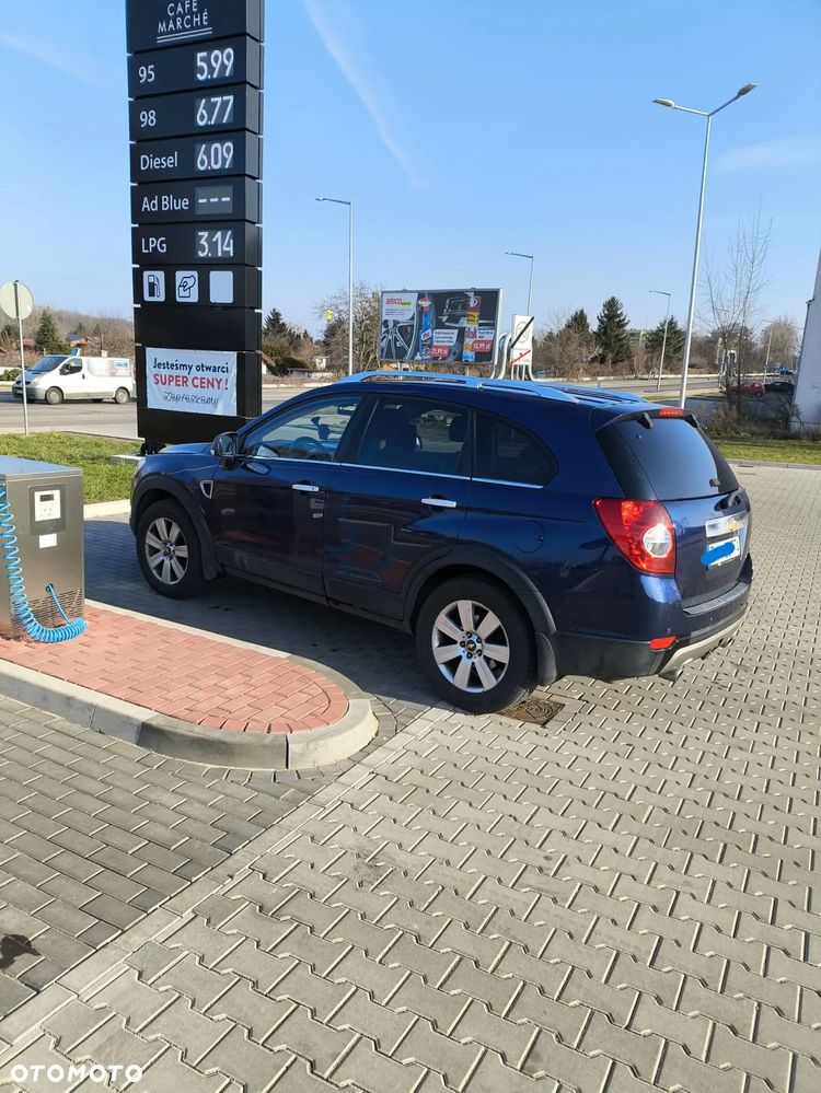 Chevrolet Captiva 3.2 Edition - 1