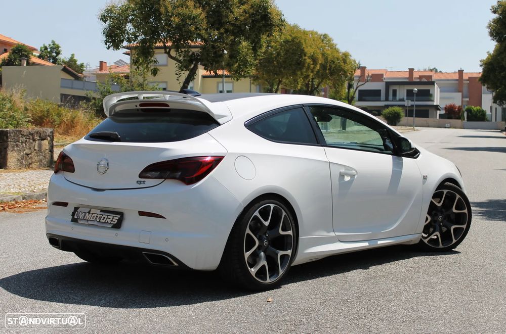 Opel Astra GTC OPC S&S - 11
