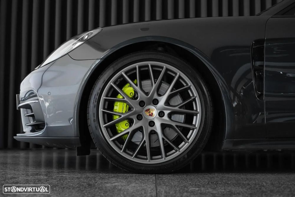 Porsche Panamera Sport Turismo 4 E-Hybrid - 9