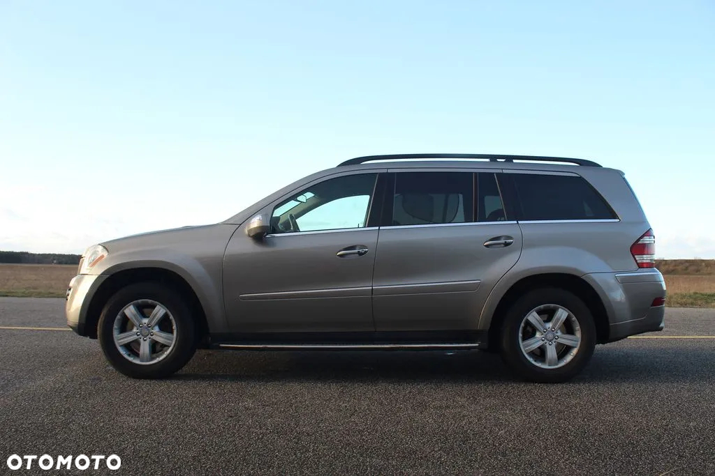 Mercedes-Benz GL 450 - 10