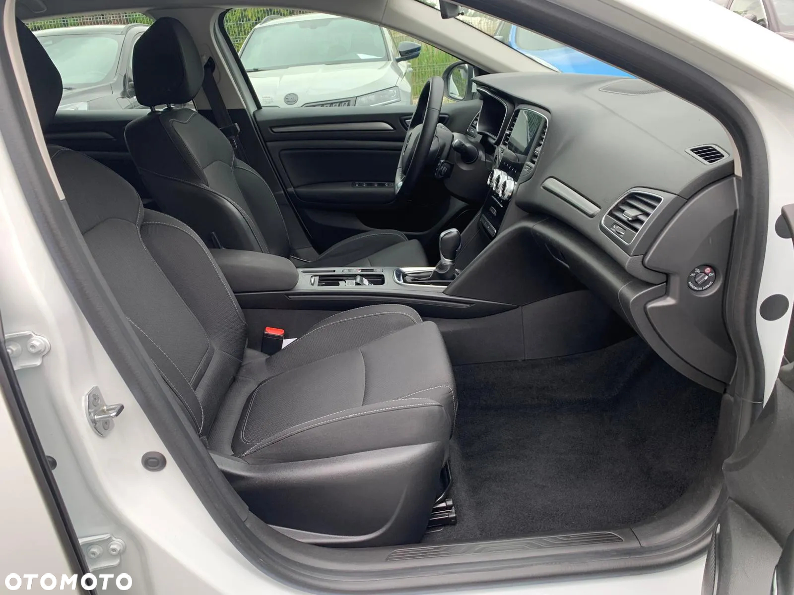 Renault Megane 1.6 E-TECH Plug-In Zen - 17