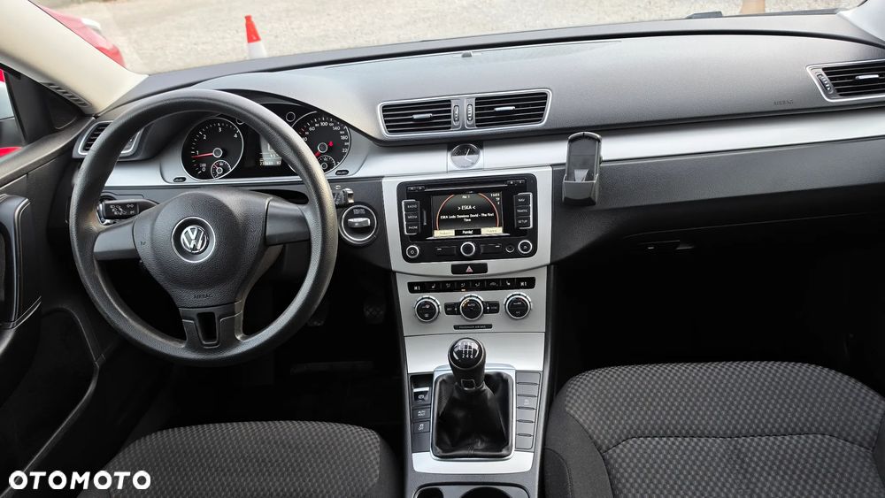 Volkswagen Passat 2.0 Blue TDI SCR Comfortline - 10