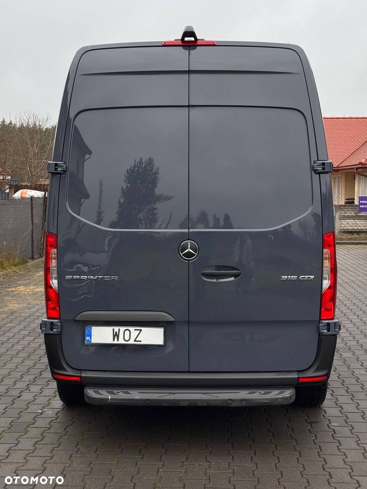 Mercedes-Benz Sprinter - 10