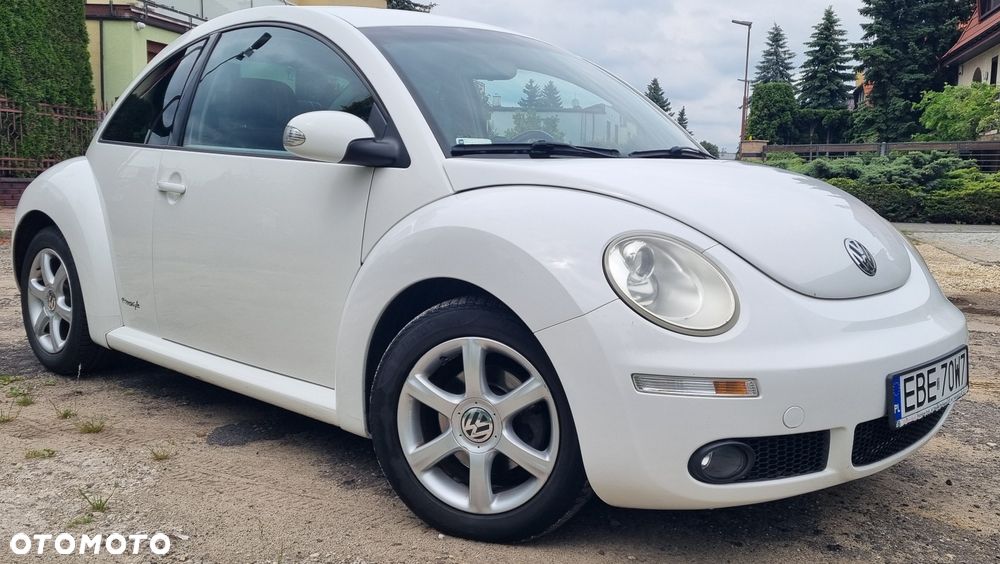 Volkswagen New Beetle - 1
