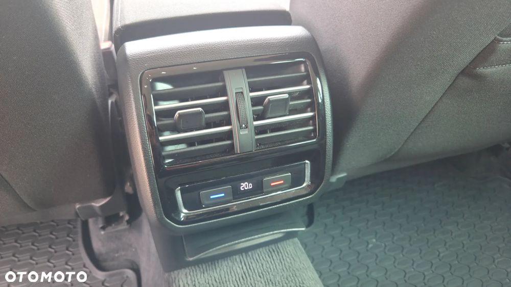 Volkswagen Passat 2.0 TDI SCR (BlueMotion Technology) DSG Comfortline - 20