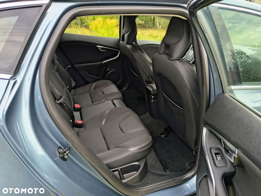 Volvo V40 D2 Summum - 17