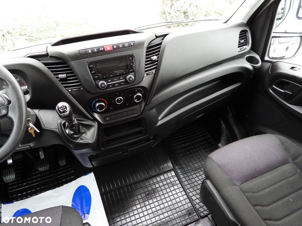 Iveco DAILY 35C16 WYWROTKA PODWÓJNA KABINA DOKA 6 MIEJSC TEMPOMAT BLIŹNIACZE KOŁA KLIMATYZACJA  160KM - 32