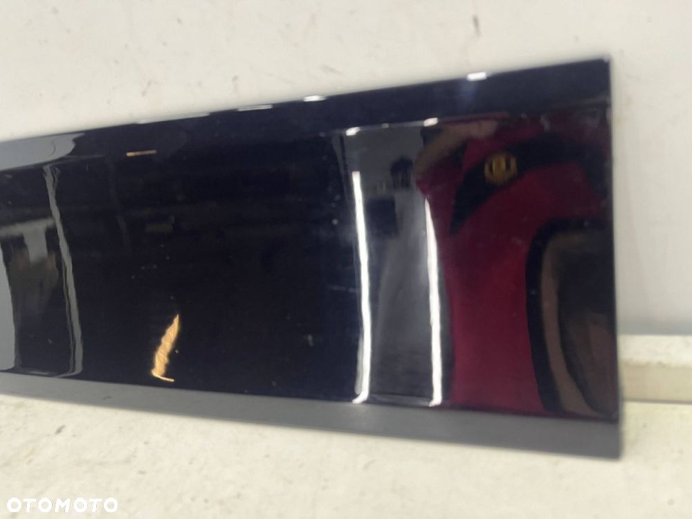 Listwa Porsche Macan 14r.- prawa tylna dolna nakładka drzwi prawy tył czarny połysk 95b839890 - 9
