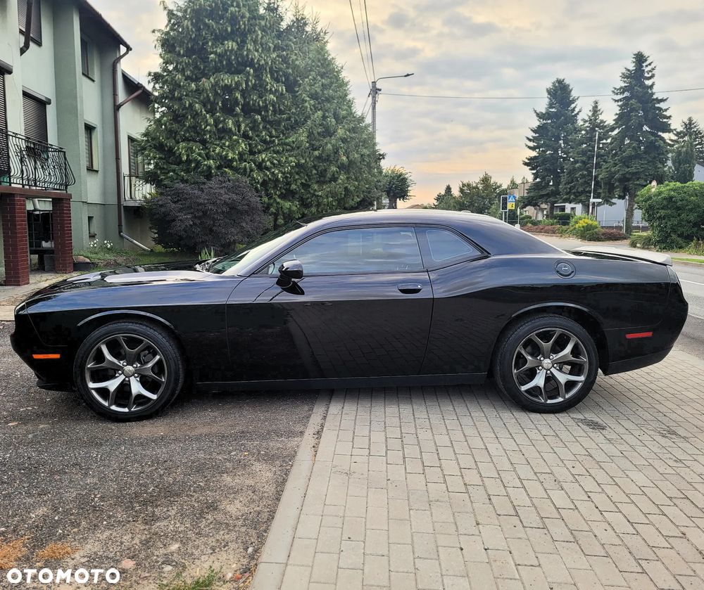 Dodge Challenger - 8